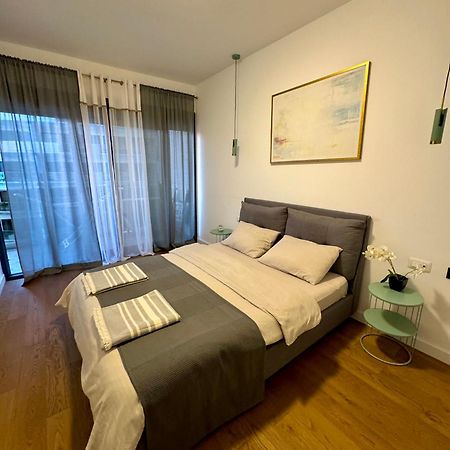 Suncoast Suites Bar Bagian luar foto