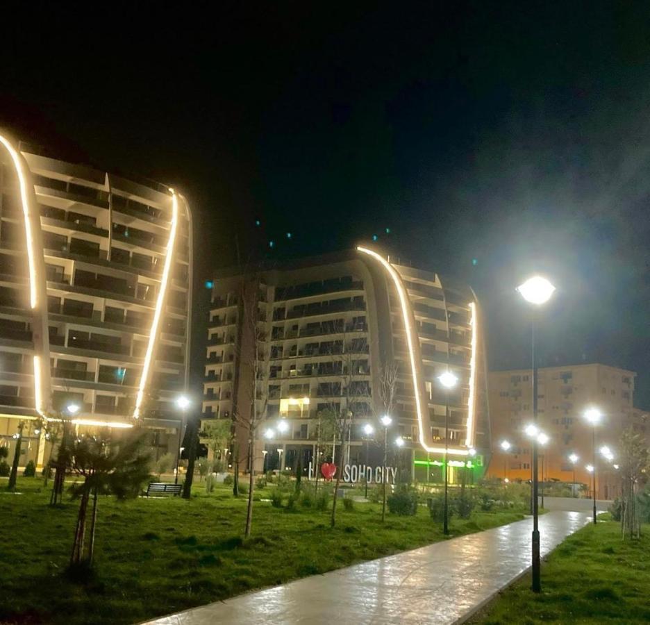 Suncoast Suites Bar Bagian luar foto