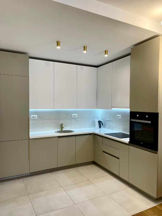 Suncoast Suites Bar Bagian luar foto